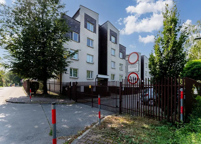 Park Bialopradnicki Spacious Apartment